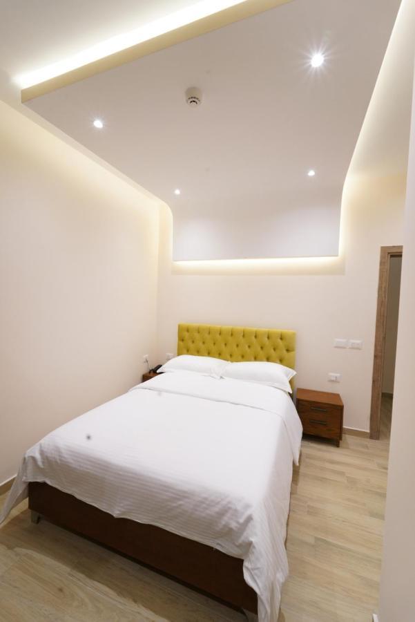 Sr99 Hotel Tirana Esterno foto